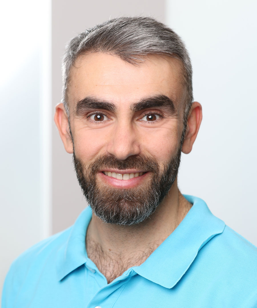 Abbildung: Salah Osman – Auszubildender| Zahnarztpraxis Köln Weiden