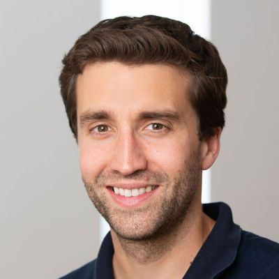 Abbildung: Dr. Fabian Ruhland | Zahnarzt Weiden | Spezialist für Endodontologie, Ästhetische Zahnheilkunde, Kinderzahnheilkunde