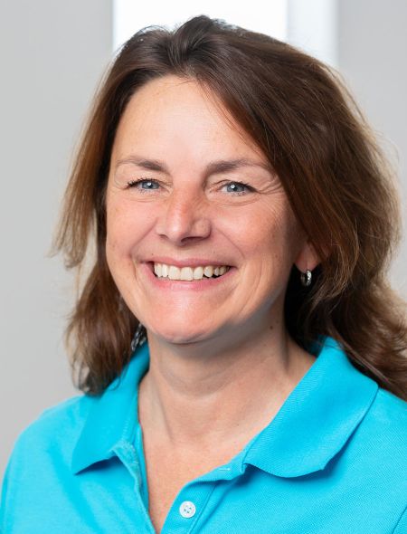 Abbildung: B. Pelzer – Hygienebeauftragte | Zahnarztpraxis Köln Weiden